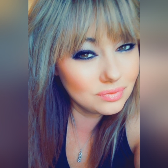 Meet your Posher, Jennifer & Sam - Picture 1 of 6